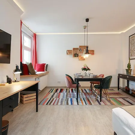4 Personen Altbau nahe Kurfürstendamm